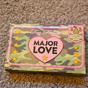 Too Faced- Major Love eyeshadow palette